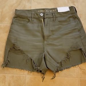 American Eagle size 6 mom short.